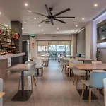 Ibis Montmelo מלון