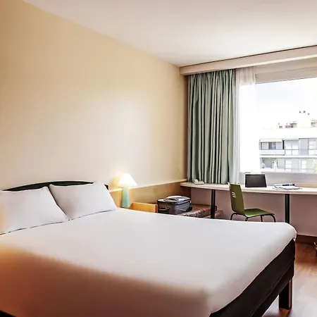 Hotel Ibis Montmelo 2*