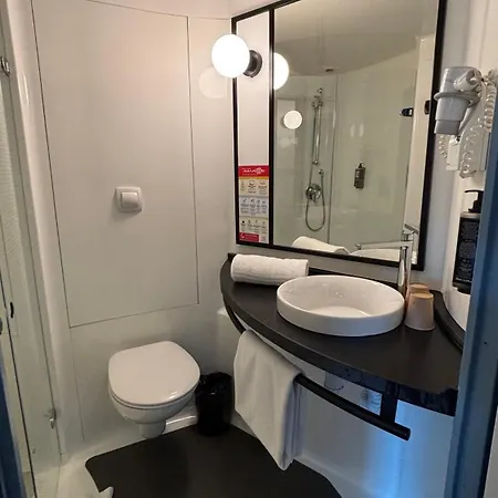 Ibis Montmelo 2*