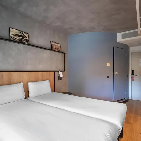 ホテル Ibis Montmelo