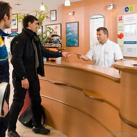Hotel Ibis Montmelo 2*