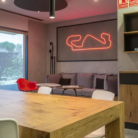 Otel Ibis Montmelo