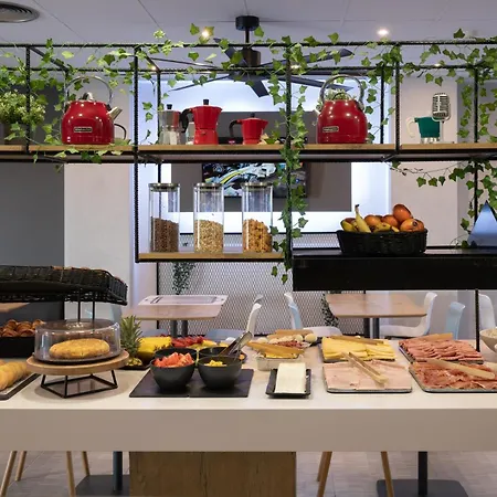Ibis Montmelo Otel